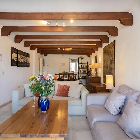 Comfortable Yacht Club * Marbella