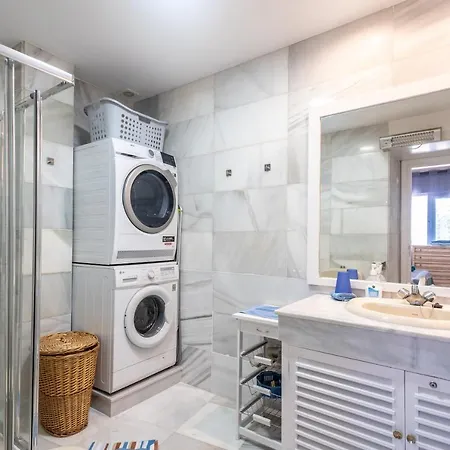 Comfortable Yacht Club * Marbella